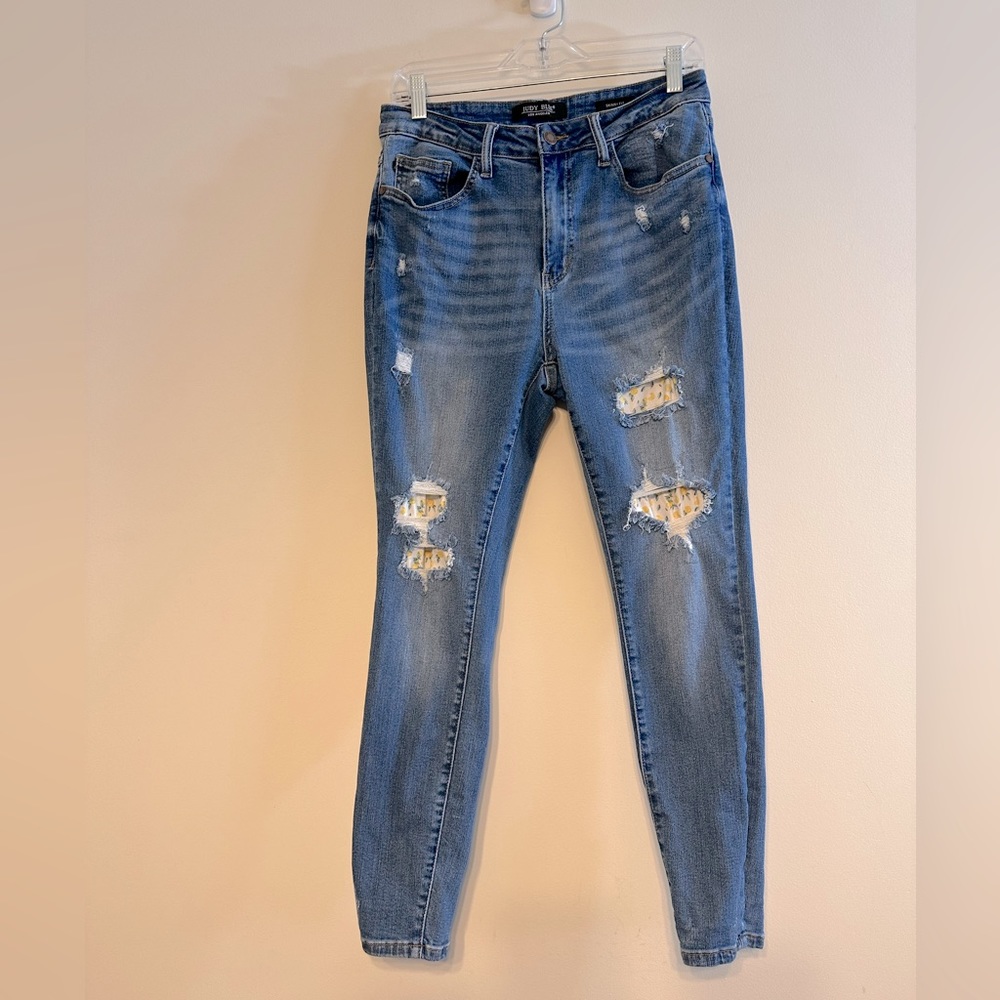Judy Blue Distressed Skinny Jeans - Blue